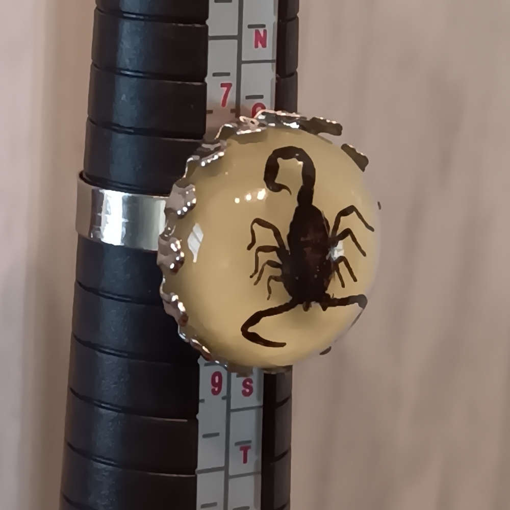 Glow In Dark Scorpion Ring  (NWT)